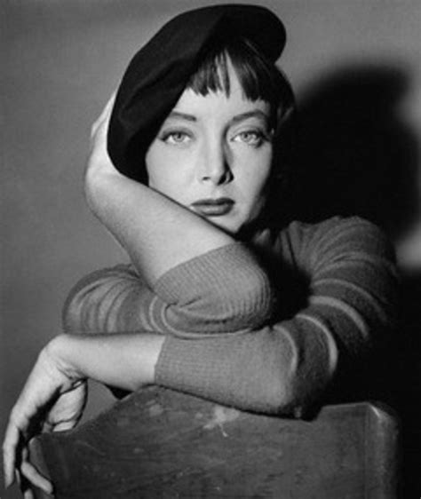 30 Fabulous Photos of Carolyn Jones in the 1950s